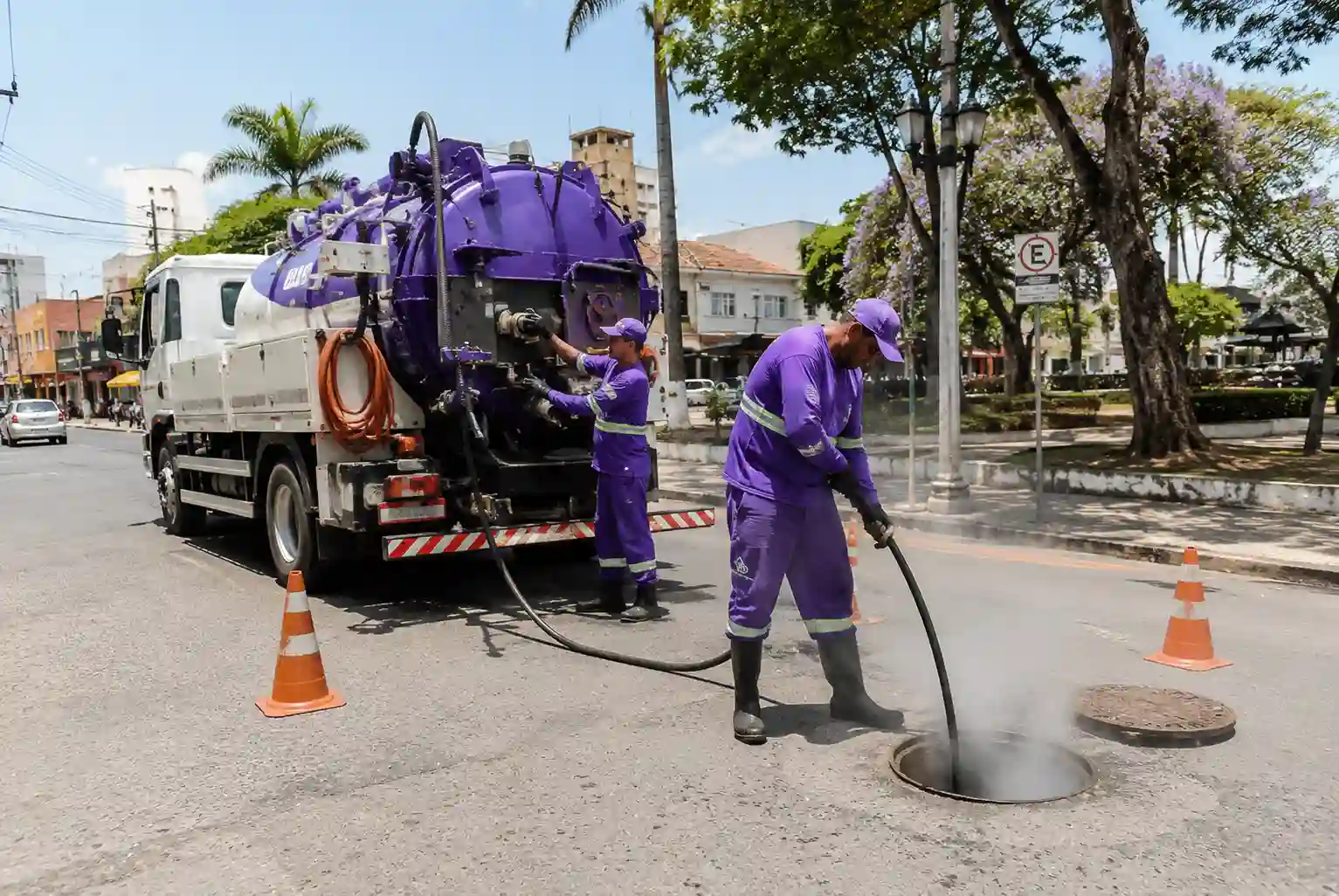Equipamento para desentupimento de rede de esgoto